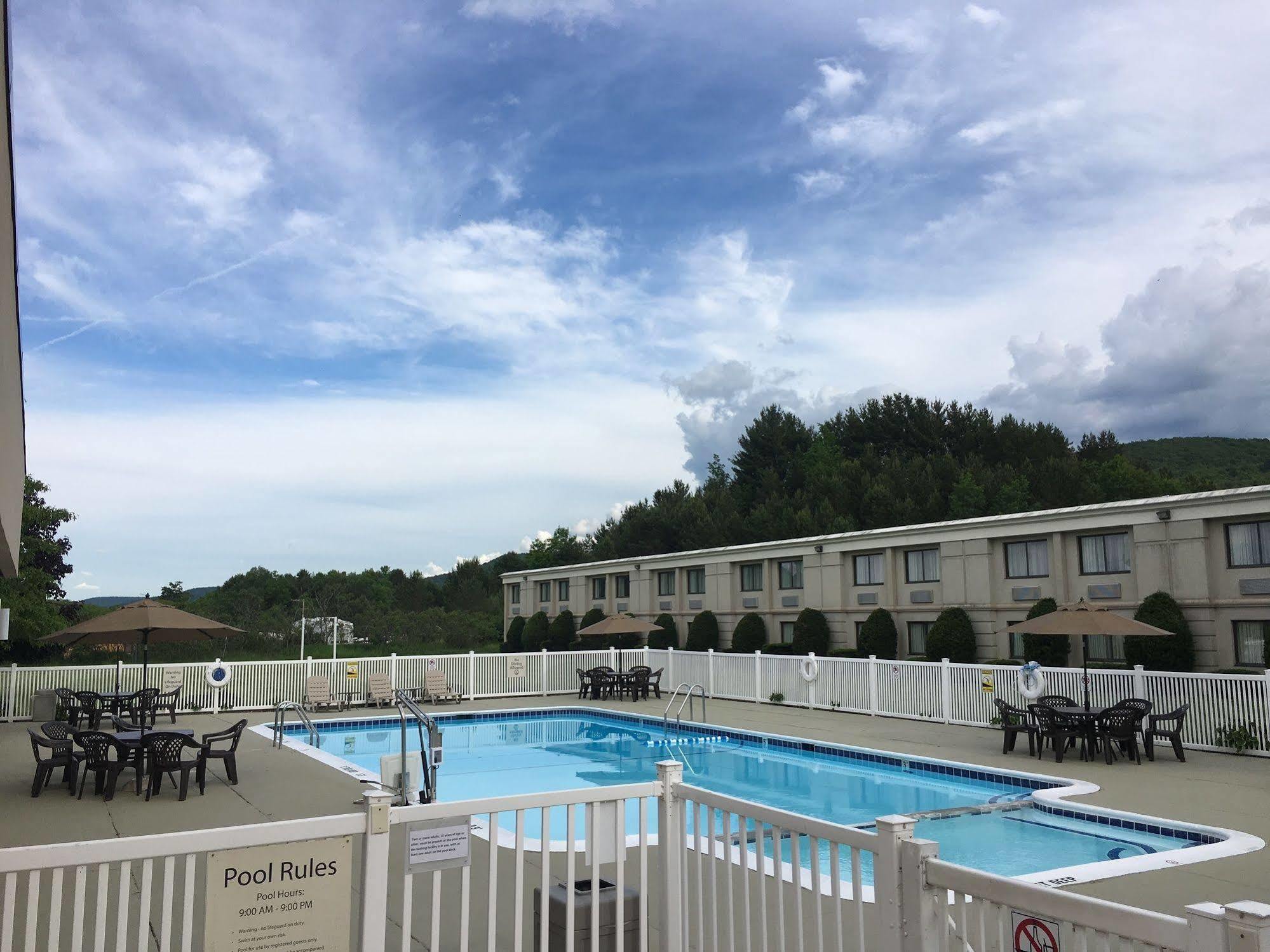 Quality Inn Oneonta Cooperstown Area Extérieur photo